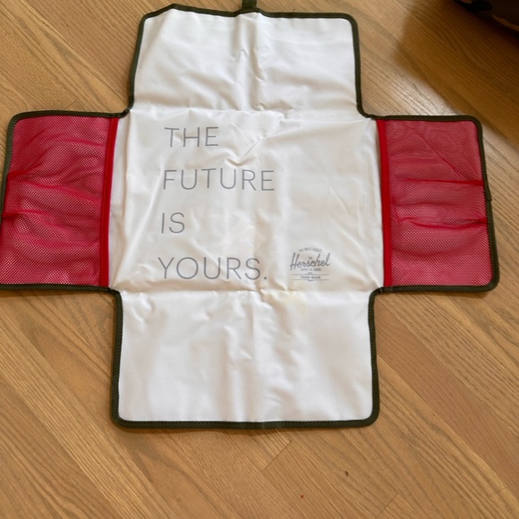 COPY - COPY - Herschel Baby Diaper Bag - Strand Duffle Sprout Camo - Picture 7 of 8